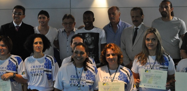 Jogadores em entrega de certificados de campanha do Grêmio - Marinho Saldanha/UOL Esporte