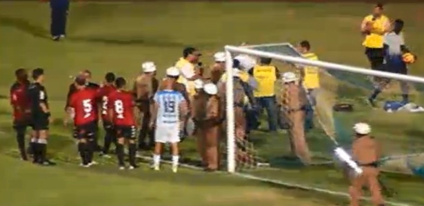 Briga entre delegações de Londrina e Brasil de Pelotas paralisou jogo por 22 minutos