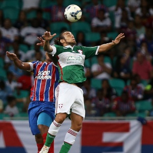 Valdivia se estica para cabecear a bola na partida entre Palmeiras e Bahia - Felipe Oliveira/Getty Images