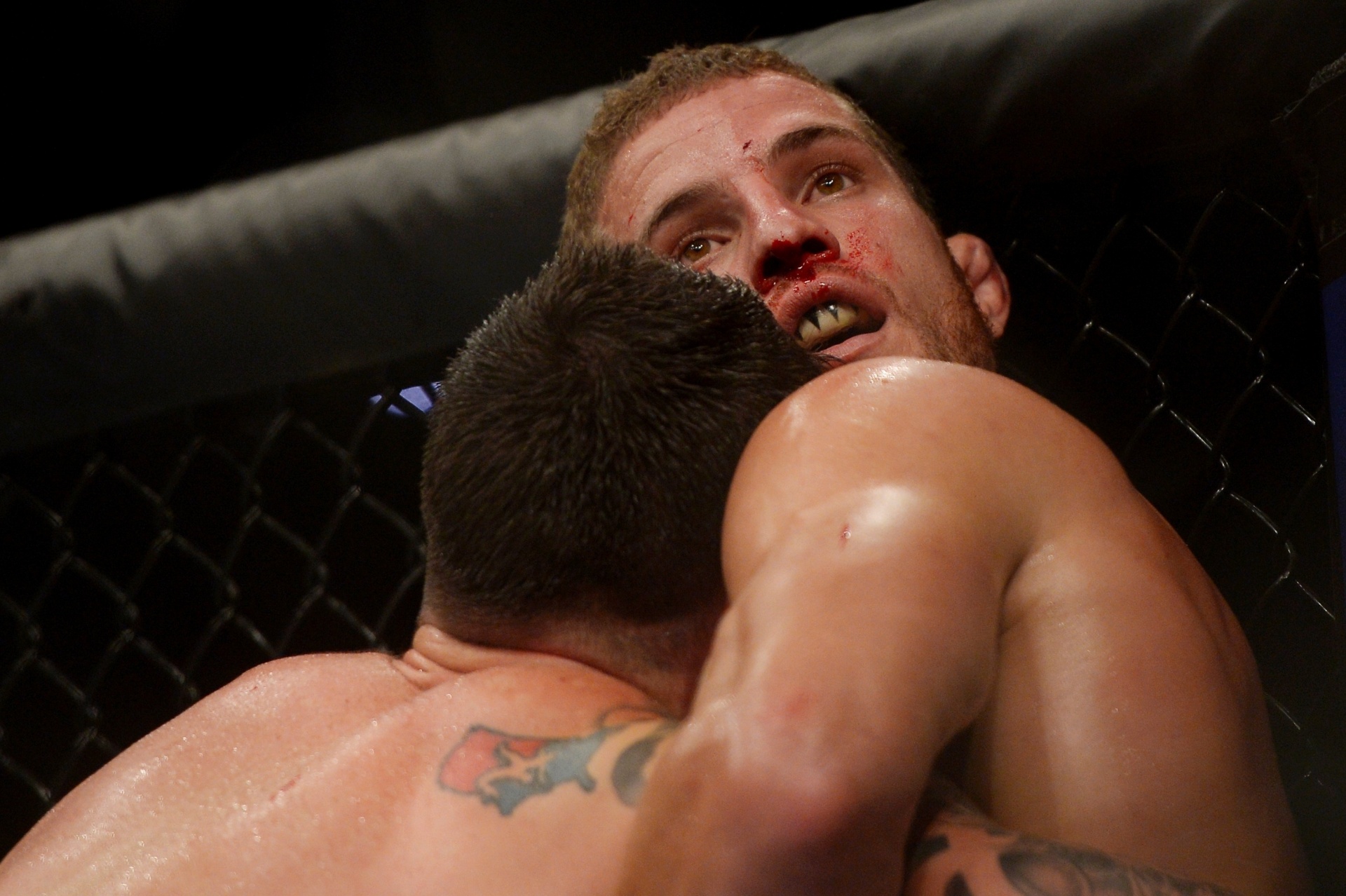 Wagnão sangra no duelo contra Colby Covington; brasileiro foi finalizado e sofreu bastante no primeiro duelo do card preliminar - Alexandre Loureiro / Inovafoto