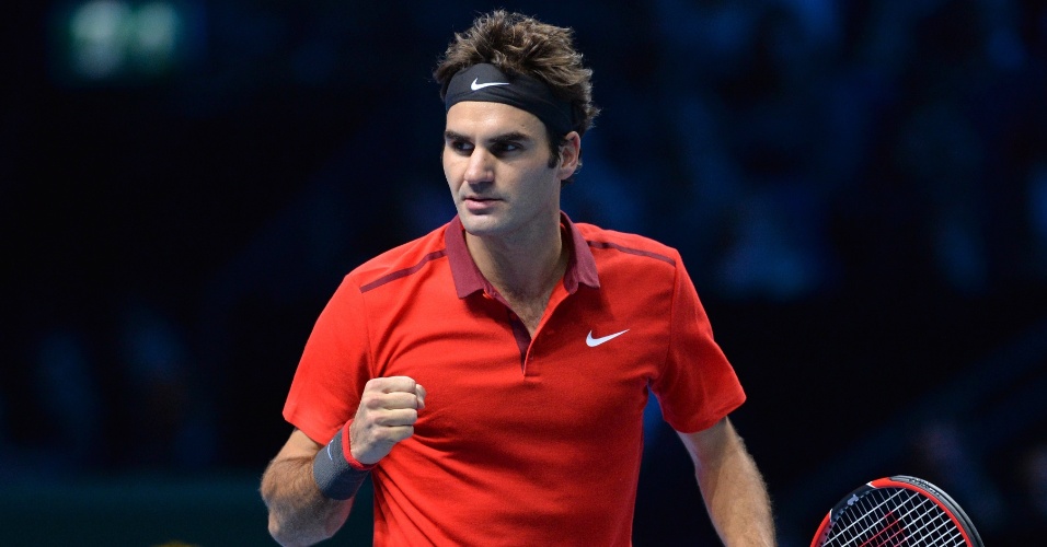 11.nov.2014 - Roger Federer vibra com ponto na vitória sobre Kei Nishikori nas Finais da ATP