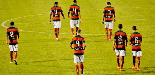 Portuguesa foi rebaixada para a Série C cinco rodadas antes do fim da Série B - Vagner Magalhães/UOL