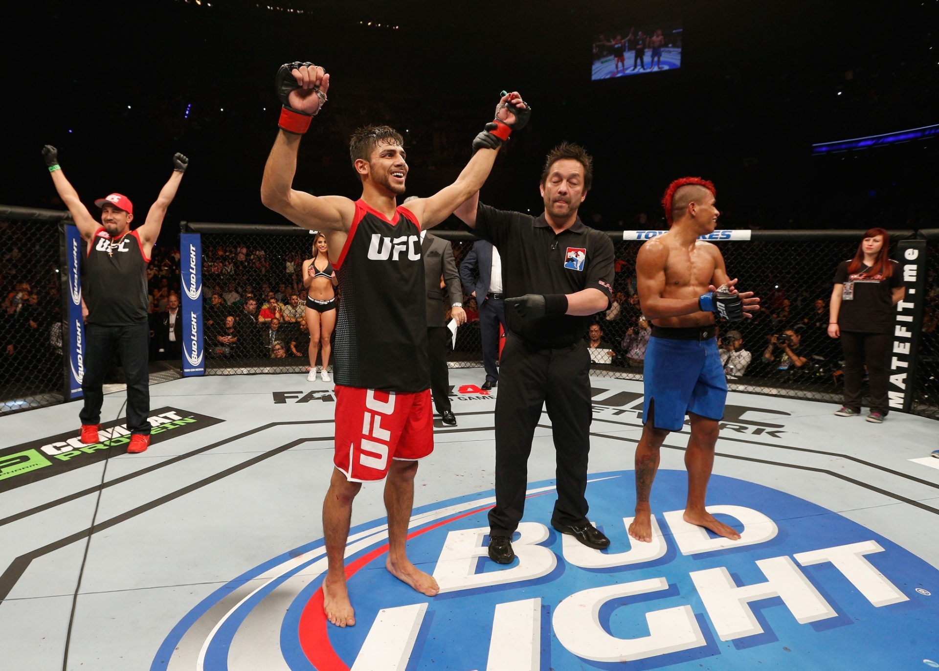 Yair Rodríguez vence Leonardo Morales por decisão unânime dos juízes e se torna o primeiro campeão dos penas do TUF América Latina - Josh Hedges/Zuffa LLC UFC