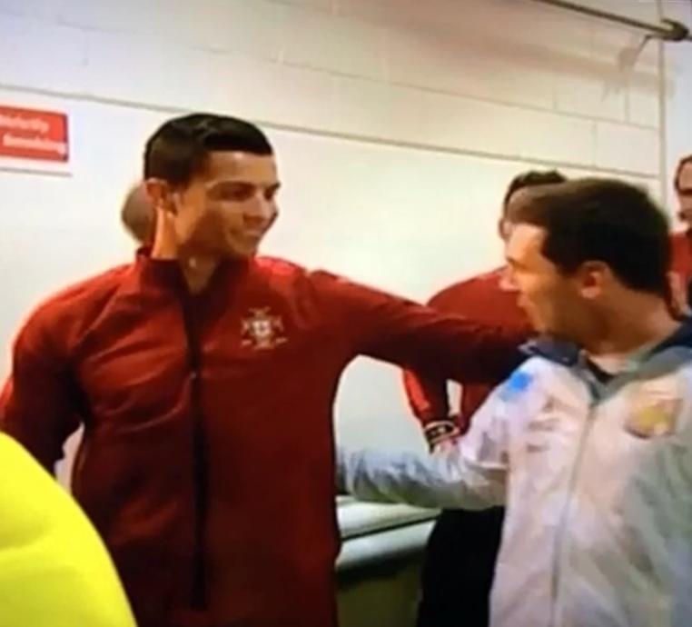 Cristiano Ronaldo e Lionel Messi se encontram antes de amistoso Portugal x Argentina em Manchester (Inglaterra)