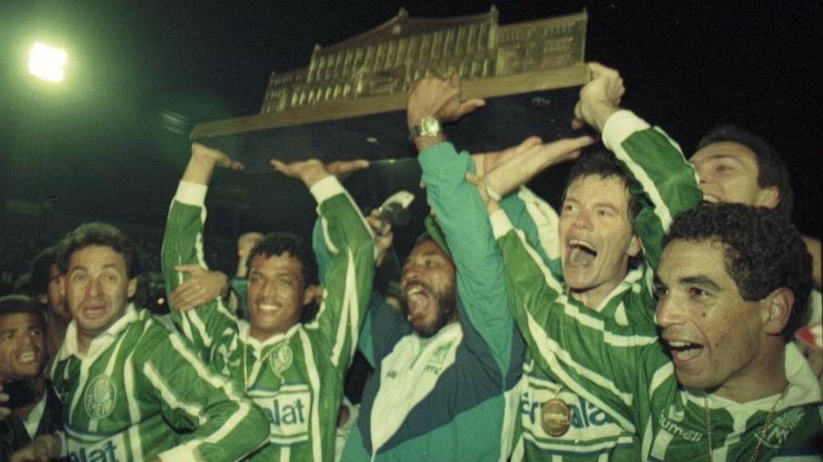 Jogadores do Palmeiras comemoram o título do Campeonato Paulista de 1993 - Marlene Bergamo/Folhapress