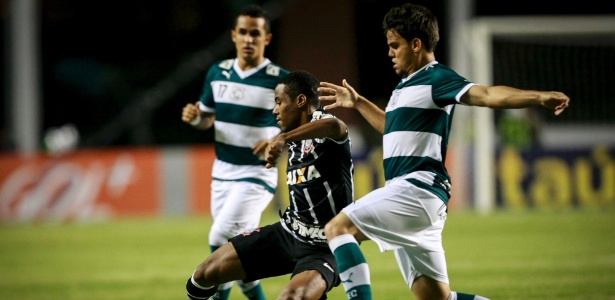 Corinthians precisa passar pelo Goiás para tentar alcançar o G-4 - Tarso Sarraf/AGIF 