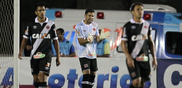 Martín Silva foi barrado por Roth após falhar no 1º tempo do jogo contra o Palmeiras - Marcelo Sadio/vasco.com.br