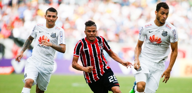 Auro ouviu de Osorio que será aproveitado como atacante no São Paulo - Alexandre Schneider / Getty Images