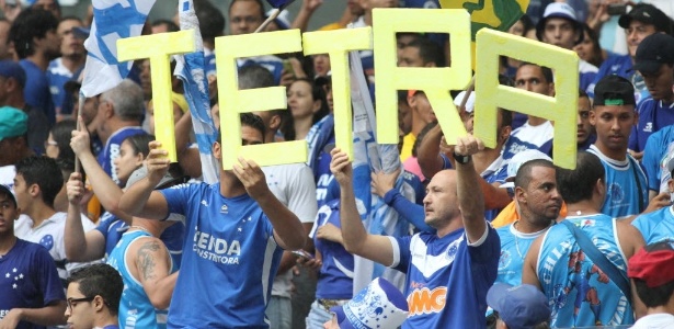 Depois do título brasileiro, torcedores celestes já garantiram mais de 40 mil ingressos para final da Copa do Brasil - EFE/Paulo Fonseca