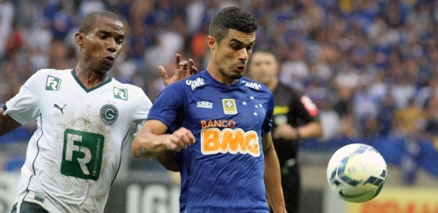 O lateral Egídio atuou em 2014 pelo Cruzeiro  - EFE/Paulo Fonseca