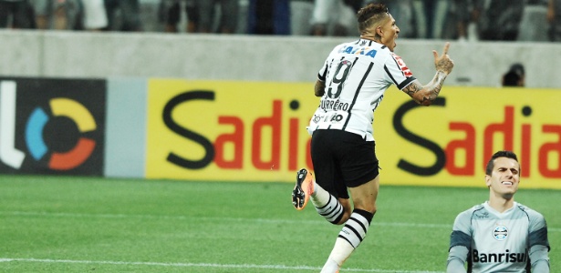 Com 11 gols, Paolo Guerrero é artilheiro do Corinthians na Série A - Reinaldo Canato/UOL