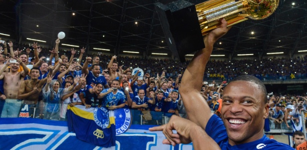 Julio Baptista espera por novas oportunidades com a camisa do Cruzeiro na atual temporada - Pedro Vilela/Getty Images
