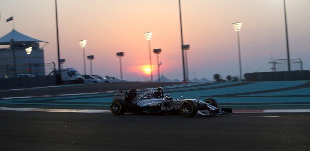Etapa de Abu Dhabi voltará a distribuir pontuação regular aos pilotos - AFP PHOTO/MARWAN NAAMANI