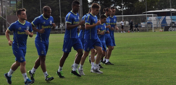 Jogadores do Grêmio correm em reapresentação do time no Olímpico - Marinho Saldanha/UOL 
