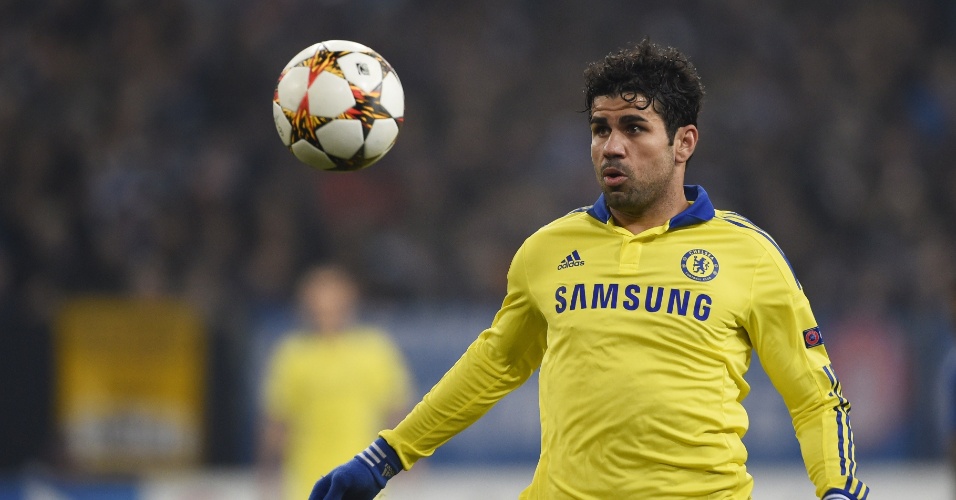 Diego Costa domina a bola em partida do Chelsea na Liga dos Campeões