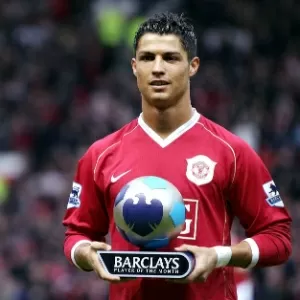 Cristiano Ronaldo careca de saber que é - Ronaldo M1l GR4U