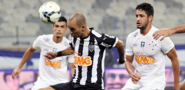 Números de Diego Tardelli foram ressaltados por Levir Culpi - EFE/Paulo Fonseca