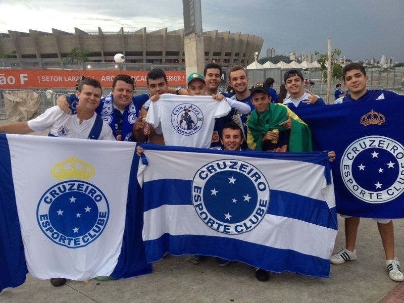 Torcida do Cruzeiro chega ao Mineirão para a final da Copa do Brasil - Luiza Oliveira/UOL