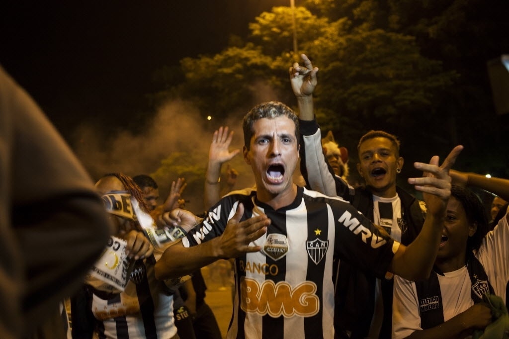 Atleticano grita durante a comemoração do título da Copa do Brasil - Pedro Gontijo/UOL
