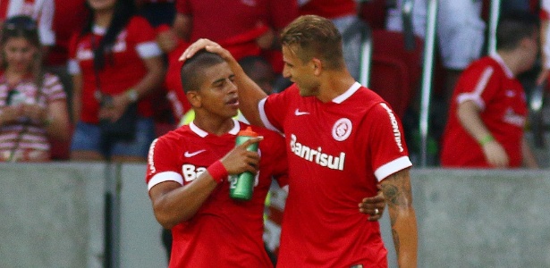 Taiberson marcou gol em cima do Palmeiras (foto) e renovou até o final de 2017 - Lucas Uebel/Getty Images