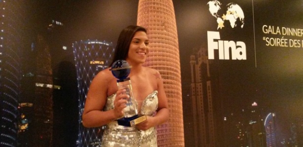 Ana Marcela recebe o prêmio de melhor do mundo - Divulgação