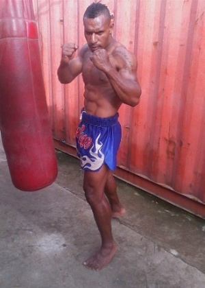 Jonathan Tuhu, lutador de Papua Nova Guiné ficou conhecido por um nocaute cinematográfico em luta de muay thai - Arquivo Pessoal - Arquivo Pessoal