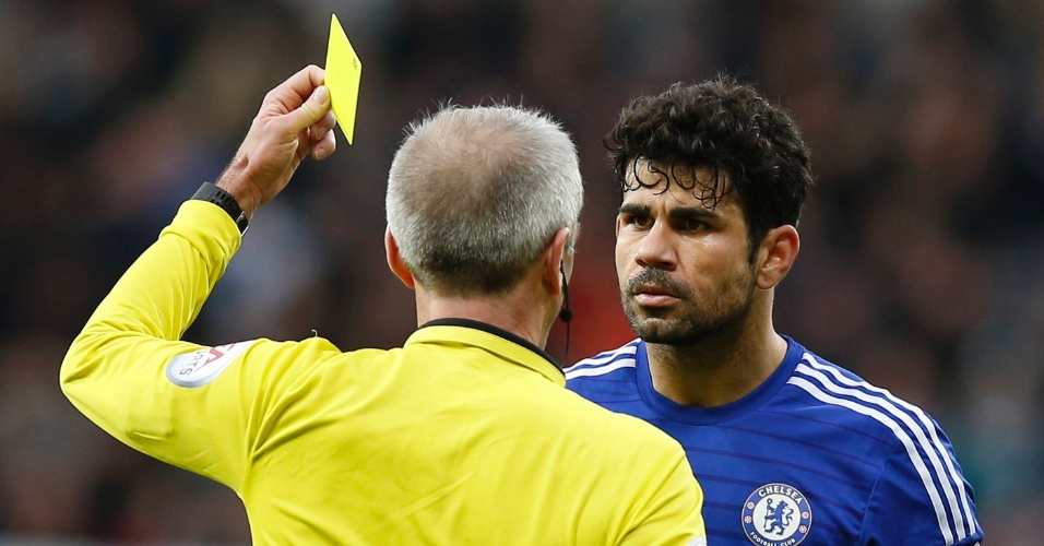 Sujou! Fã de Gerrard, jogador boladão ameaça Diego Costa