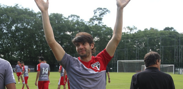 Kaká se despede de torcedores em seu último treino pelo São Paulo - Divulgação / São Paulo