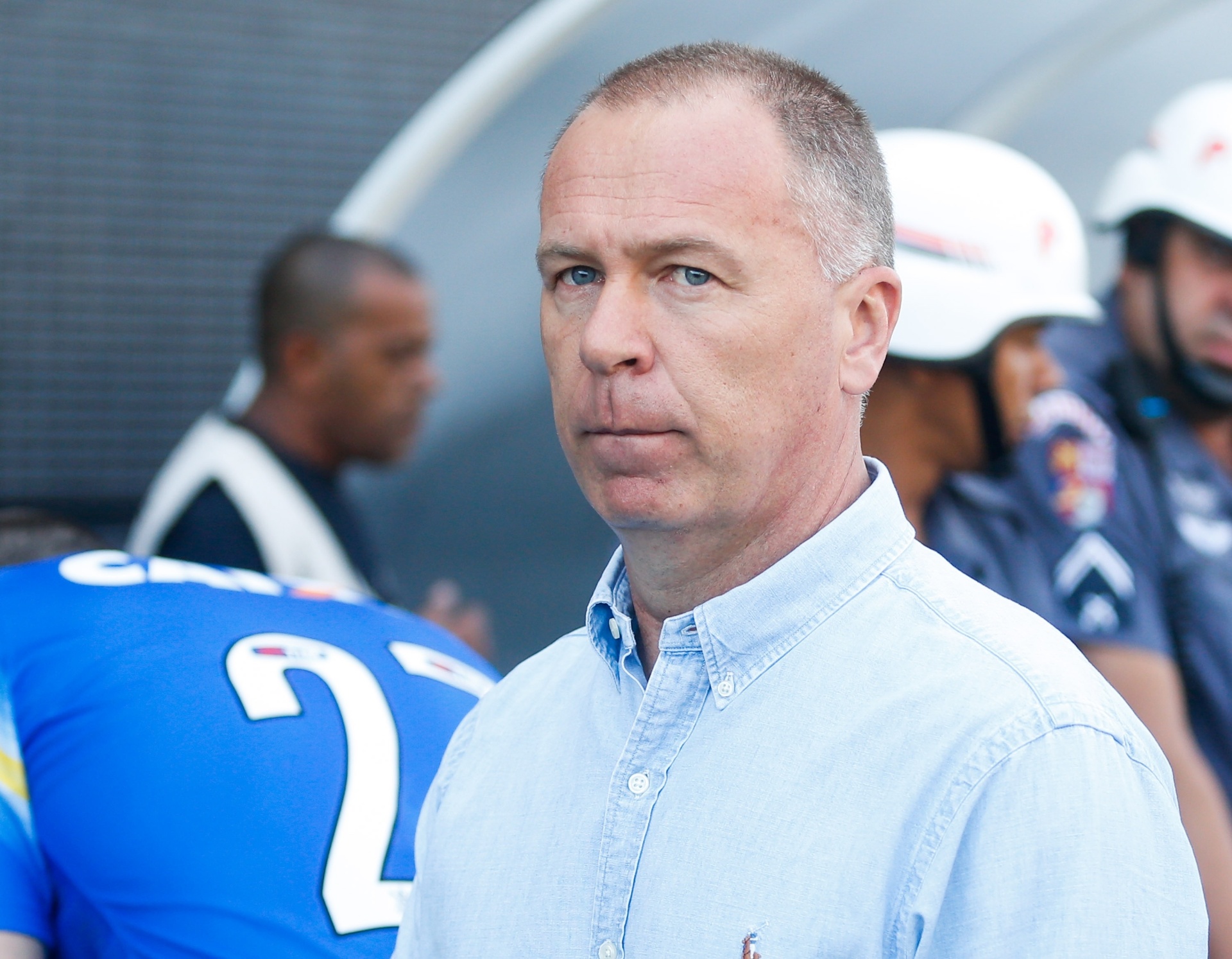 Mano Menezes observa Corinthians enfrentar Criciúma naquela que pode ser sua última partida no cargo de treinador do clube paulistano - Alexandre Schneider/Getty Images