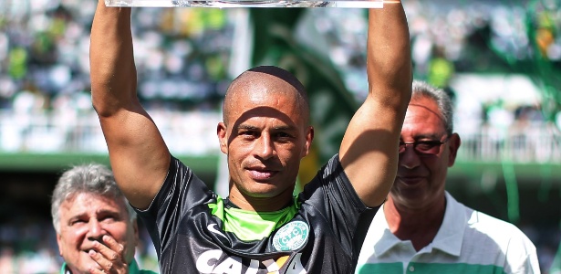Alex se aposentou no fim de 2014 depois de duas temporadas pelo Coritiba - Heuler Andrey/Getty Images