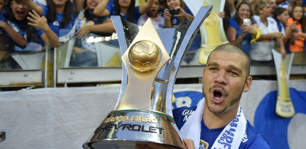 Nilton foi campeão brasileiro pelo Cruzeiro nos dois últimos anos - Douglas Magno / AFP