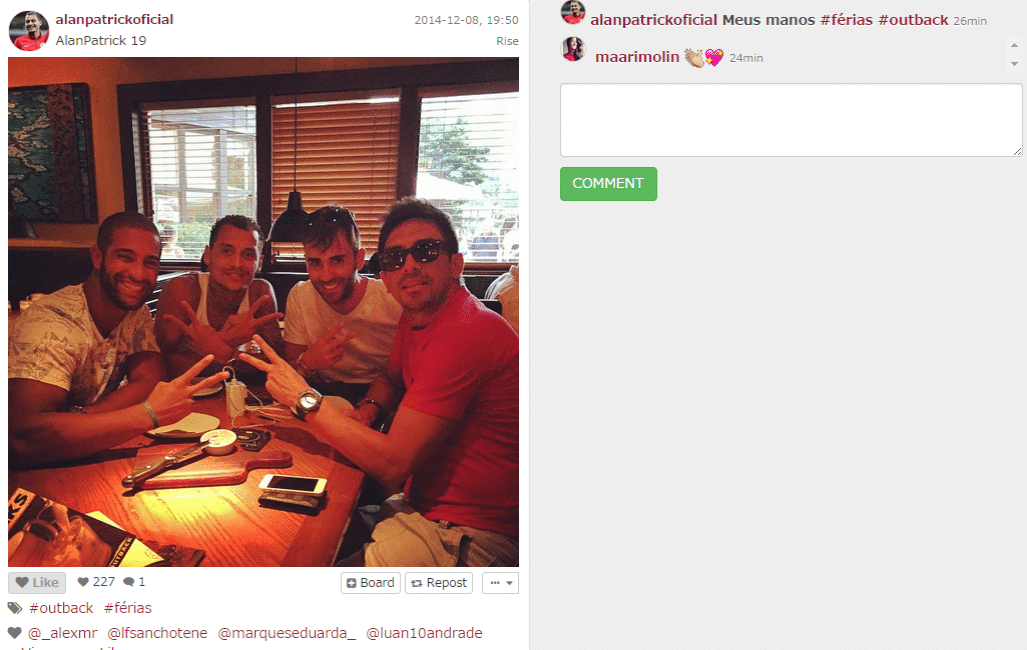 Alan Patrick, meia do Internacional, curte restaurante com amigos nas férias - Reprodução/Instagram