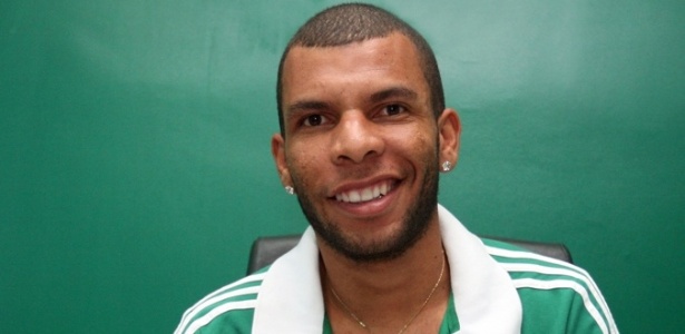 Amaral é o primeiro jogador contratado pelo Palmeiras para 2015 - Fabio Menotti/Divulgação