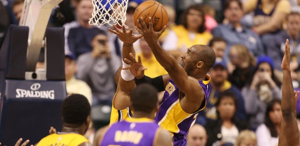 Kobe Bryant anotou 21 pontos para os Lakers na derrota para o Indiana Pacers - Brian Spurlock/USA Today Sports