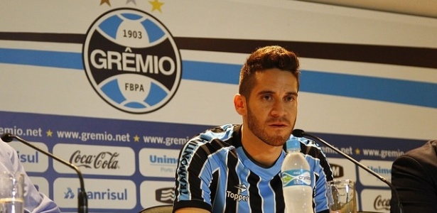 Marcelo Oliveira foi apresentado como segundo reforço do Grêmio para 2015 - Rodrigo Fatturi/Divulgação/Grêmio