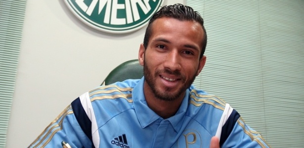 Atacante Leandro, ex-Chapecoense, acertou contrato de cinco anos com o Palmeiras - Palmeiras/Divulgação