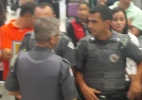 Medina é saudado em chegada ao país e sai escoltado de aeroporto - Fabio Aleixo/UOL