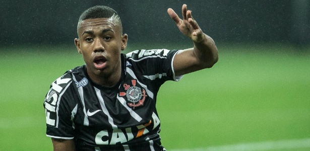 Malcom reclama com arbitragem durante partida do Corinthians contra o Atlético-MG - Ricardo Nogueira/Folhapress