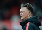 Van Gaal se confunde e quase relaciona ex-jogador do United para jogo - AFP PHOTO / OLI SCARFF