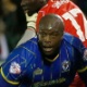 Akinfenwa comemora gol marcado contra o Liverpool - STEFAN WERMUTH / REUTERS