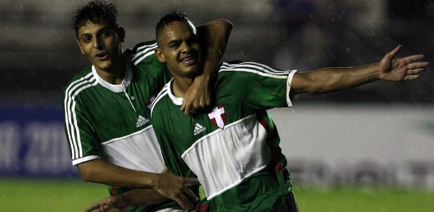 Juninho comemora um dos gols da vitória do Palmeiras na Copinha - Fabio Menotti/Divulgação/Ag. Palmeiras