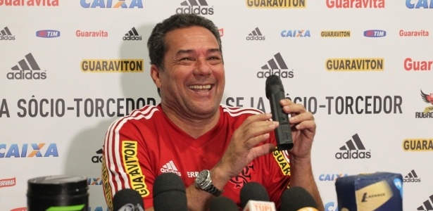 O técnico Vanderlei Luxemburgo deve ser liberado para dirigir o time no Fla-Flu - Gilvan de Souza/ Flamengo