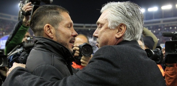 Simeone (e) e Ancelotti ficaram nas primeiras posições da IFFHS entre os técnicos - EFE/Alberto Martín