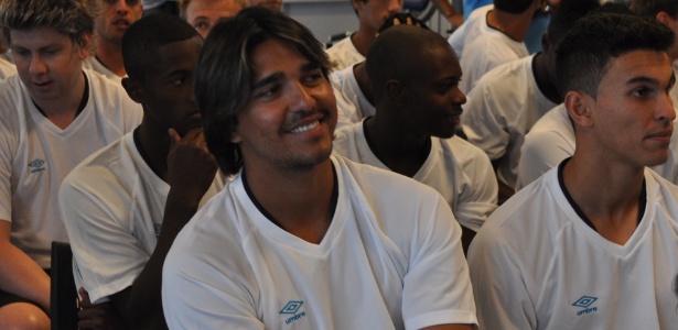 Marcelo Moreno sorri em reapresentação dos jogadores do Grêmio  - Marinho Saldanha/UOL 