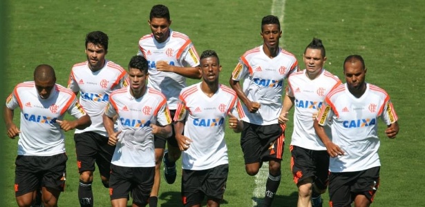 Jogadores do Flamengo correm durante atividade na pré-temporada em Atibaia - Gilvan de Souza/Flamengo
