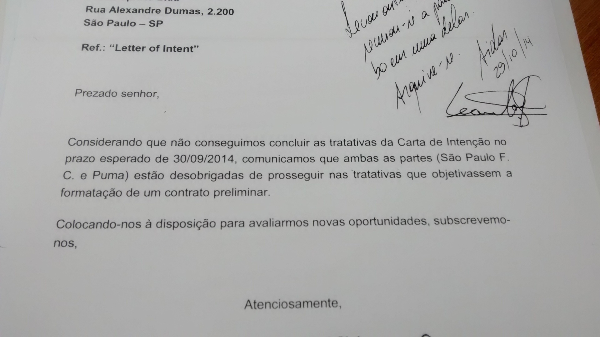 Detalhe do texto no documento assinado pelo presidente do São Paulo - Guilherme Palenzuela/UOL Esporte