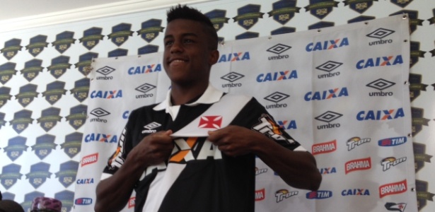 Erick Luís foi apresentado pelo Vasco durante a pré-temporada. Ele retorna ao Bragantino - Bruno Braz / UOL Esporte