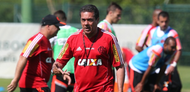 O técnico Vanderlei Luxemburgo cobrou seriedade ao Flamengo para o clássico - Gilvan de Souza/ Flamengo