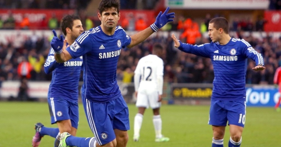 17.jan.2015 - Diego Costa amplia para o Chelsea e comemora, em partida contra o Swansea City neste sábado (17), pelo Campeonato Inglês