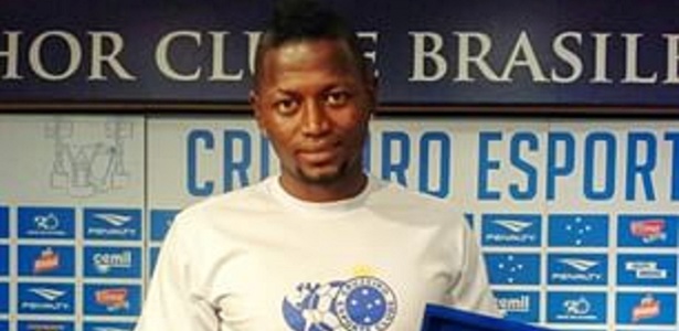 Riascos é apresentado pelo Cruzeiro e fala sobre desejo de superar Aristizábal - Divulgação/Cruzeiro